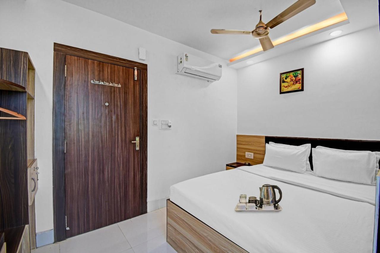Отель Oyo Townhouse 779 Gods County Тарапит Экстерьер фото