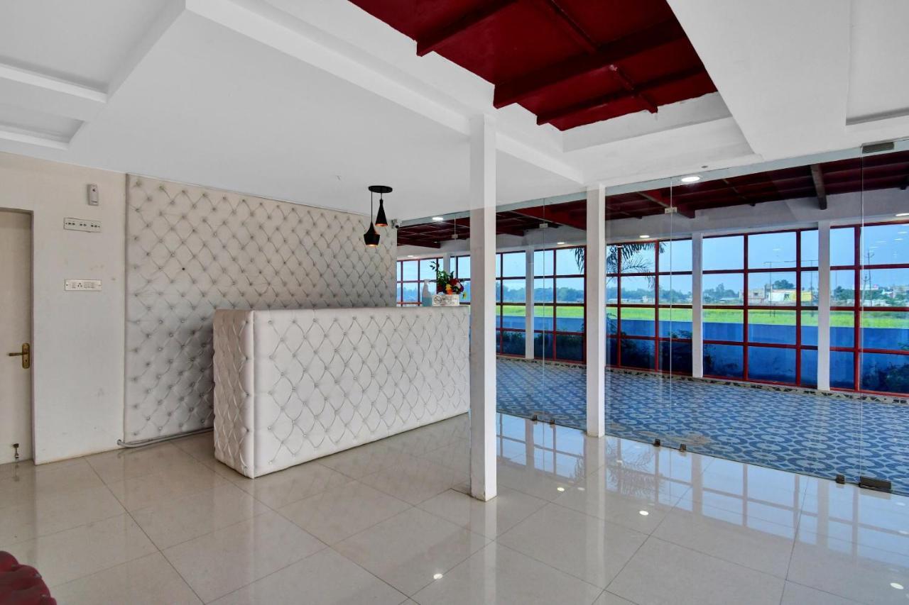 Отель Oyo Townhouse 779 Gods County Тарапит Экстерьер фото